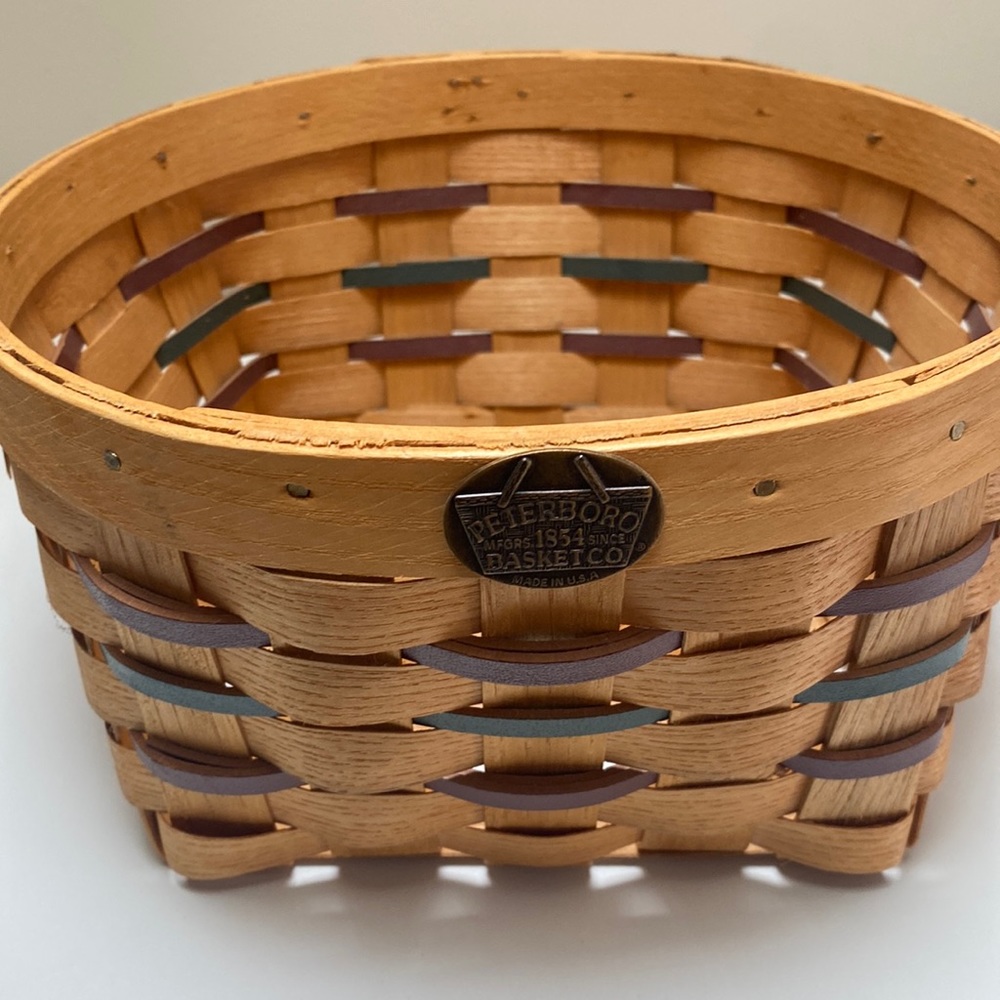 Peterboro Basket Co Round Basket